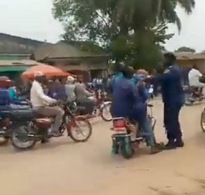 Kisangani : la police fixe l’opinion sur une vidéo virale montrant « la traque des étrangers » (communiqué)