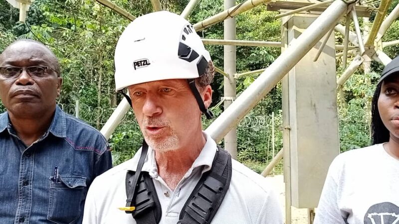 Tshopo : L’ambassadeur Oliver Schnakenberg s’imprègne de la Tour à Flux, une innovation au cœur de la forêt tropicale de Yangambi