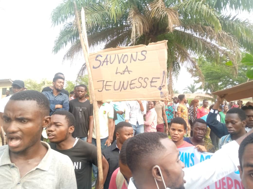 Kisangani /Grève à l’ESU : Dispute, désaccord et gaz lacrymogènes, la police étouffe une marche des étudiants