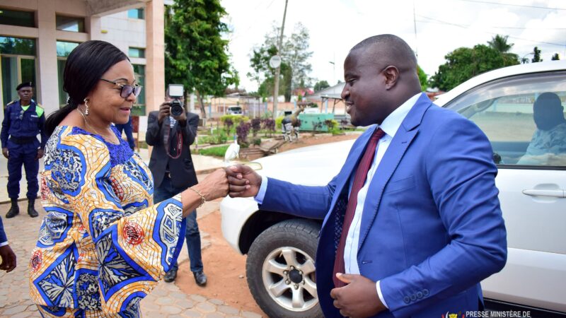 Caravane sur le LMD :  “Je suis venu pour concrétiser la promesse du Chef de l’Etat.”  Muhindo Nzangi à Mbuji-Mayi