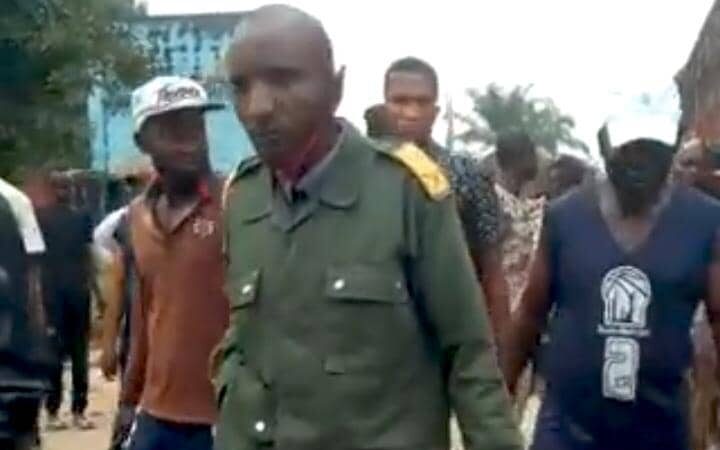 KISANGANI: Un colonel traîné dans la boue pour « son faciès » estimé à un aspect rwandais