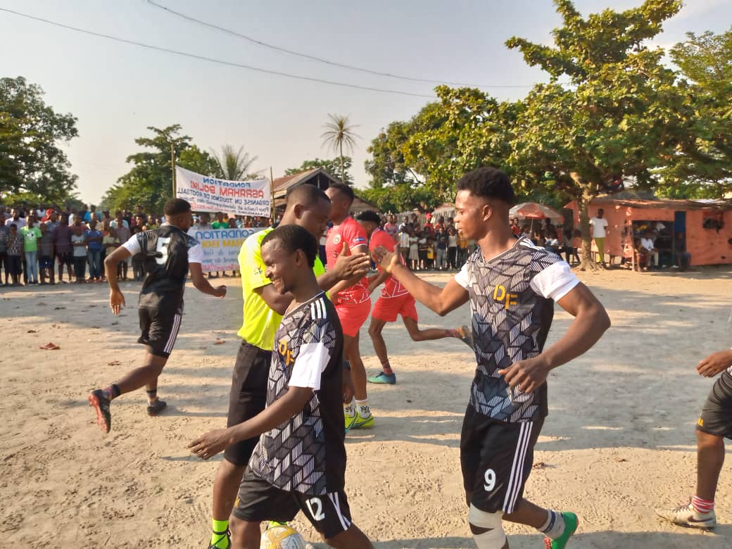 Kisangani: 10 Quartiers de Mangobo font la paix grâce à un tournoi de Football, œuvre du député Boliki