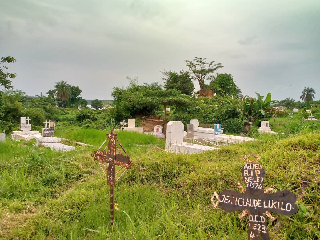 KISANGANI : 1er août 2022, une journée des parents célébrée aussi dans les cimetières (Reportage)