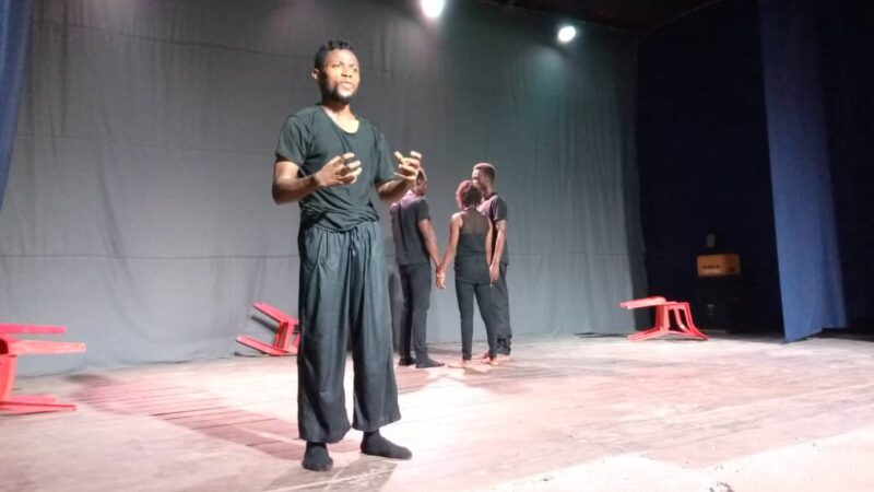Festival Ngoma 12 : « Bric 4: la galère », ce théâtre qui remet en cause le patriotisme congolais (Récit)