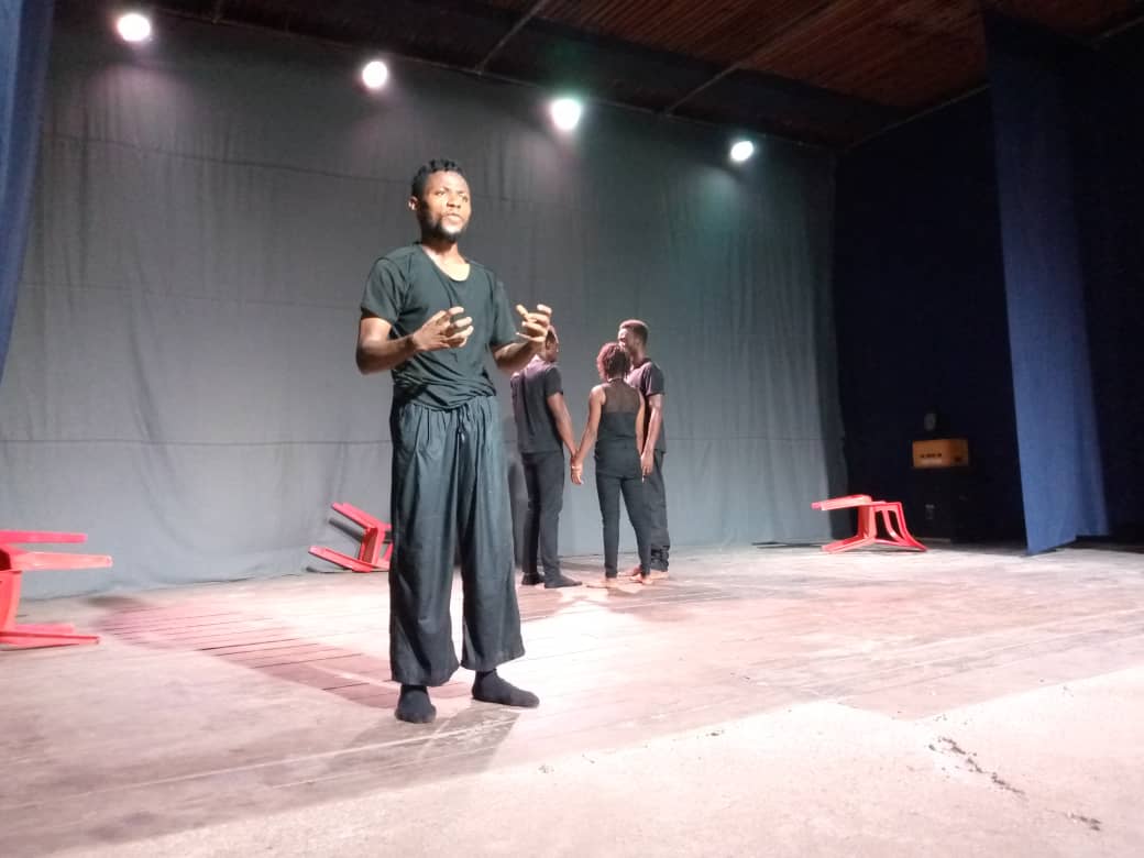 Festival Ngoma 12 : « Bric 4: la galère », ce théâtre qui remet en cause le patriotisme congolais (Récit)