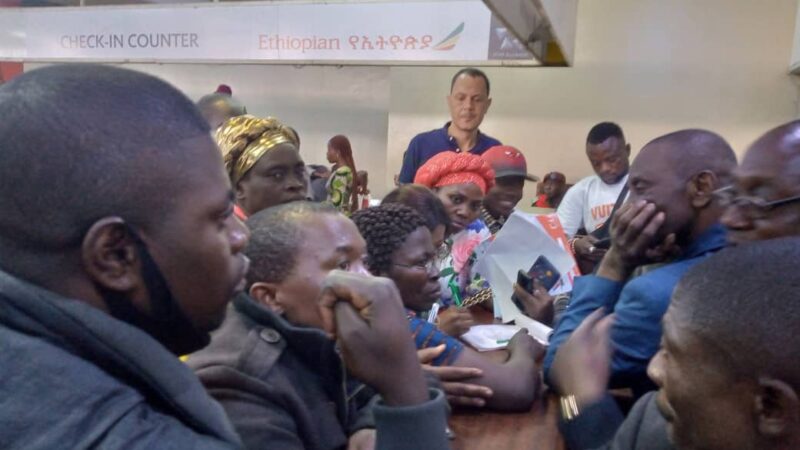 Urgent : Plus de 50 passagers débarqués du vol Goma-Kisangani par la CAA, la colère monte