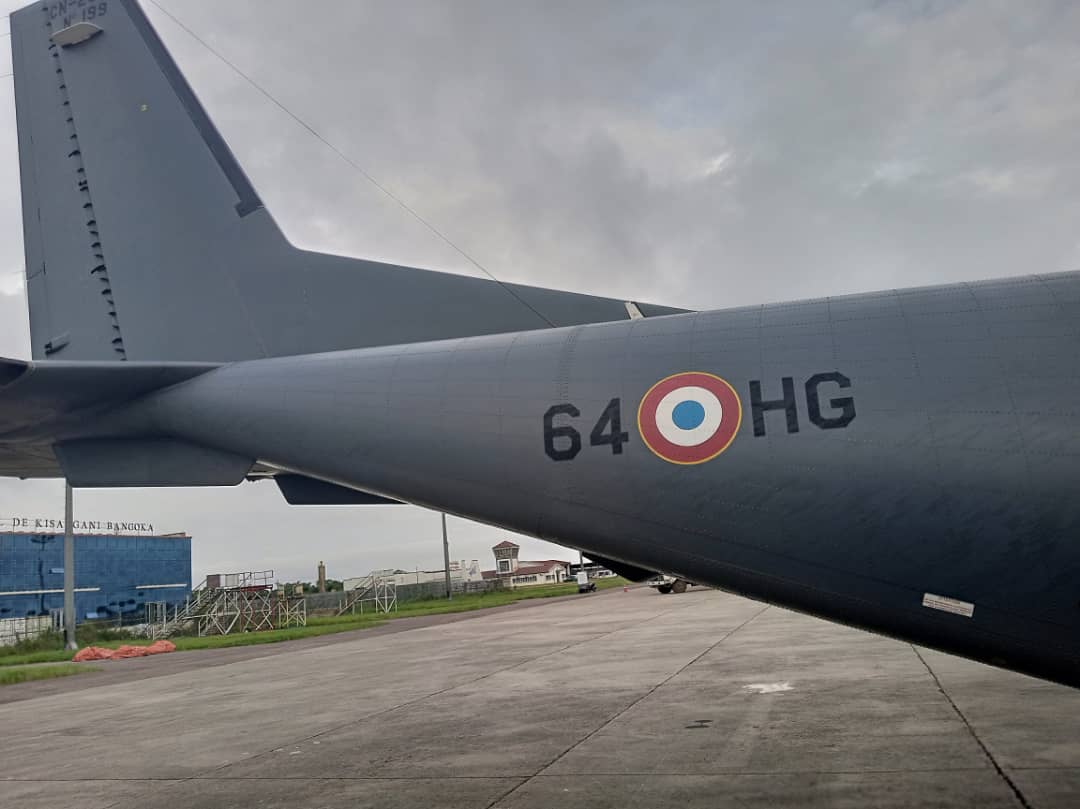 Kisangani : Ce qu’il faut savoir de l’avion militaire « français » atterri à l’aéroport de Bangboka